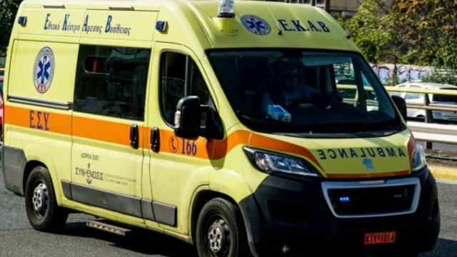 Φρίκη στη Θεσσαλονίκη: 32χρονος χτύπησε την αδερφή του με σιδερογροθιά μπροστά στα ανήλικα παιδιά της