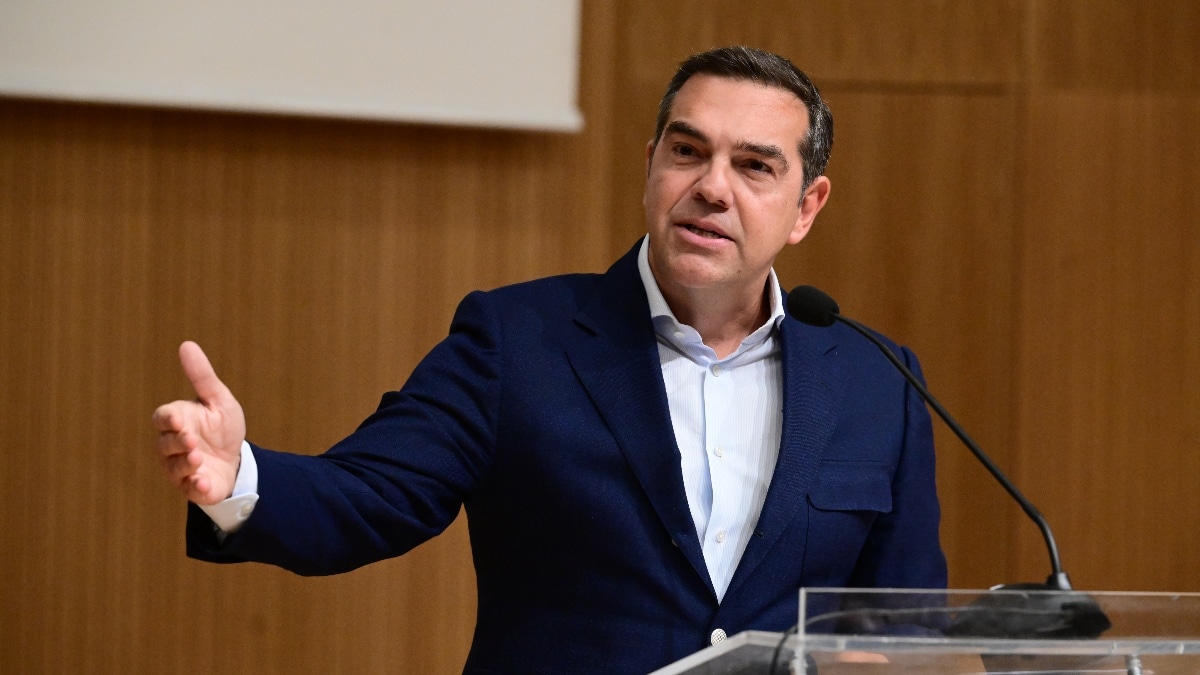 Πλήθος πολιτικών στη βράβευση του Αλέξη Τσίπρα: Το «καρφί» στον Κασσελάκη – «Η νέα γενιά θέλει ουσία, όχι εικόνα»