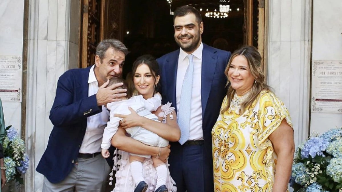 Παύλος Μαρινάκης: Βάφτισε τον γιο του – Παρών και ο Κυριάκος Μητσοτάκης