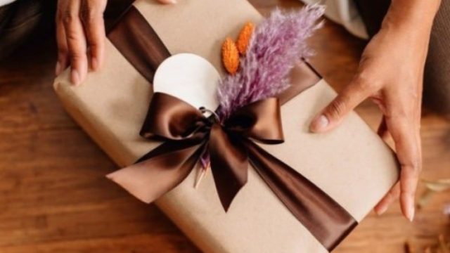 Ποιοι γιορτάζουν σήμερα, Τετάρτη 30 Οκτωβρίου, σύμφωνα με το εορτολόγιο;