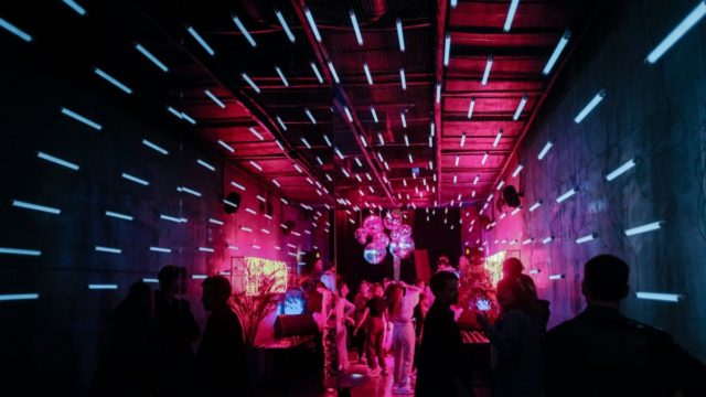 Λ. Βουλιαγμένης: Ο διοργανωτής… «φάντασμα» και τα παιδιά που έβγαζαν αφρούς από το στόμα (video)