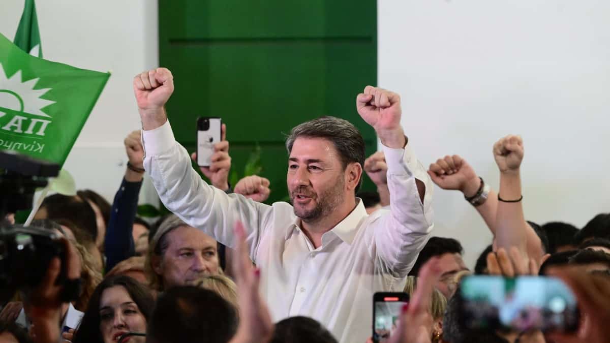 Το ΠΑΣΟΚ κάνει επανεκίννηση και πάει για κυβέρνηση: Οι κινήσεις Ανδρουλάκη μετά την εκλογή του