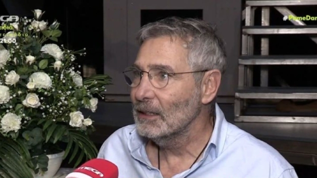 Το εξομολογήθηκε ο Θοδωρής Αθερίδης για τοn εγγoνό του: «Φοβόμαστε να τον φέρουμε στην παράσταση γιατί δε ξέρουμε…» (video)