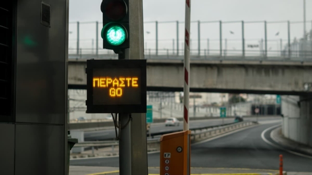 Συναγερμός στην Αττική οδό: Διαρροή υγραερίου από αυτοκίνητο και πρόβλημα στην κυκλοφορία