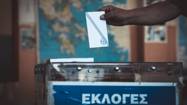 Δημοσκόπηση GPO: Ανεβαίνει σταδιακά το ΠΑΣΟΚ μετά την εκλογή Ανδρουλάκη – «Κατηφόρα» για τον ΣΥΡΙΖΑ στην πέμπτη θέση