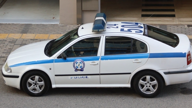 Καμένα Βούρλα: Στο στενό της περιβάλλον ψάχνουν τον δολοφόνο της 84χρονης  – «Ο σύντροφός της την χτυπούσε»