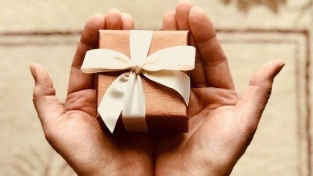 Ποιοι γιορτάζουν σήμερα, Δευτέρα 28 Οκτωβρίου, σύμφωνα με το εορτολόγιο;