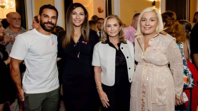 “Pink October”: Λαμπερά εγκαίνια για την ομαδική εικαστική έκθεση στο «Σπίτι του ΜΑΝΑ»