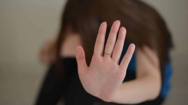 ΕΛ.ΑΣ.: Πάνω από 360 συλλήψεις για ενδοοικογενειακή βία και νεανική παραβατικότητα σε μια εβδομάδα