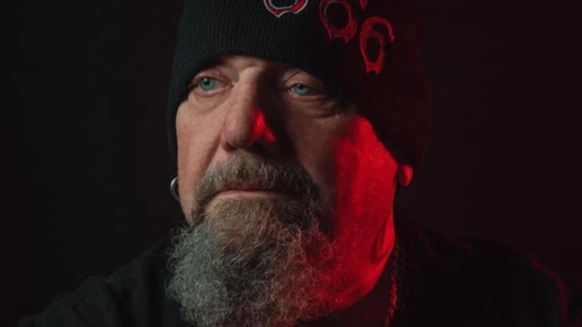 Θλίψη: Πέθανε ο πρώτος τραγουδιστής των Iron Maiden, Paul Di’Anno (photo)