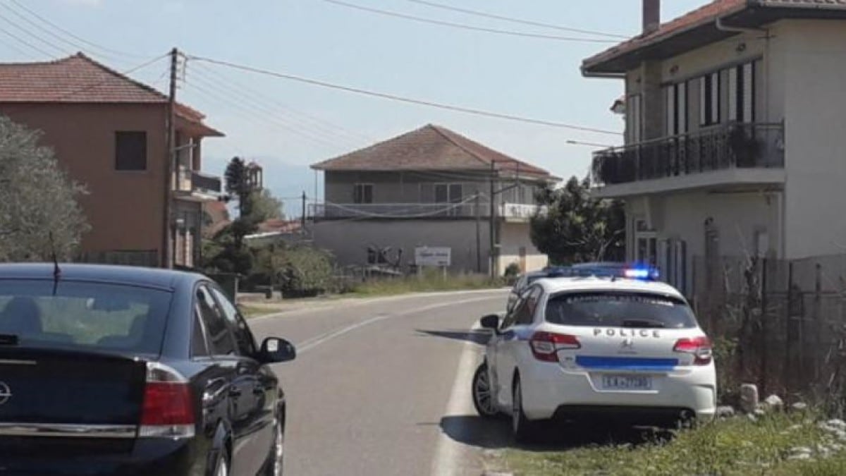 «Την είδαμε κάτω στην άσφαλτο να παραπατάει»: Σοκαρισμένη η Αιτωλοακαρνανία για τη 13χρονη που παρασύρθηκε από αυτοκίνητο
