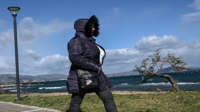 Καιρός: Ραγδαία αλλαγή, ολική «τούμπα» – Κάτω από 20 βαθμούς η θερμοκρασία (χάρτες)