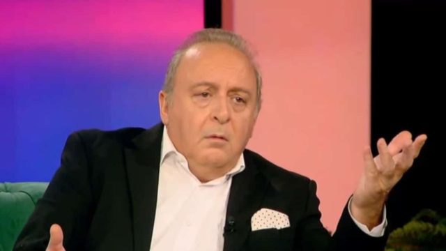 Το ομολόγησε ο Καμπουράκης: «Είχα μπει στο Δημόσιο με ρουσφέτι και παραιτήθηκα – Είχα το “ψώνιο” να γίνω διάσημος» (video)