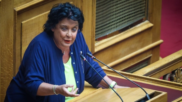Η Λιάνα Κανέλλη, ο Δημήτρης Τάκης, το ΚΚΕ και η… Ντένη Μαρκορά (video)