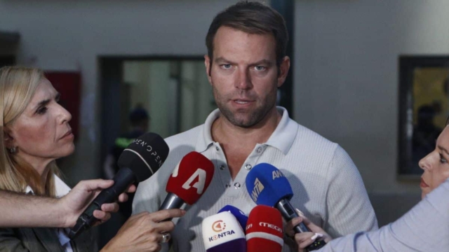 ΣΥΡΙΖΑ: Ο Στέφανος Κασσελάκης ανακοίνωσε την υποψηφιότητά του για την προεδρία – «Είμαι ο Στέφανος σκέτο» (video)