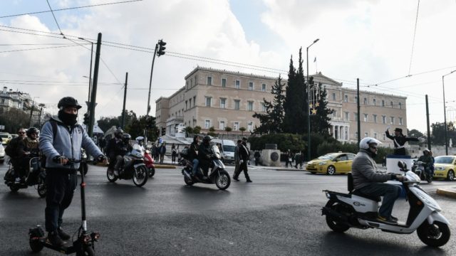 Live κίνηση στους δρόμους (27/10): Άδειασε η Αθήνα και από τους τελευταίους εκδρομείς – Οι ρυθμίσεις λόγω της Μαραθώνια Λαμπαδηδρομίας
