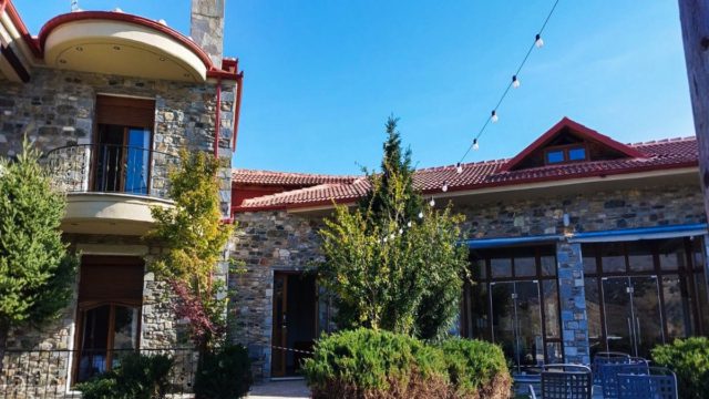 Μαζική δηλητηρίαση στη Φλώρινα: Με εγκεφαλικό οίδημα χαροπαλεύει ο 55χρονος – Σφραγίστηκε το ξενοδοχείο (video)