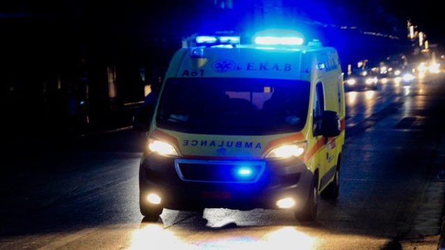 Λ. Βουλιαγμένης: Βίντεο ντοκουμέντο με τα ασθενοφόρα να φτάνουν στο κλαμπ για τους μεθυσμένους μαθητές – Ηχηρή παρέμβαση του Δήμου Αθηναίων