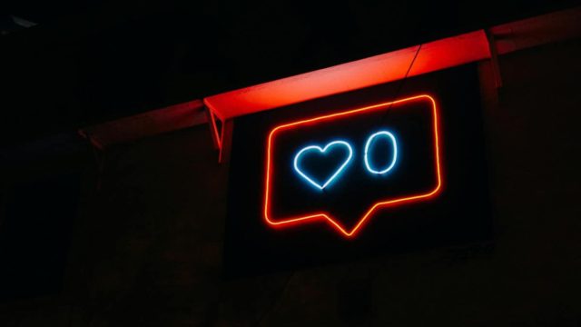 Εάν ο πρώην σου κάνει likes στις φωτογραφίες σου, σε θέλει ακόμα!
