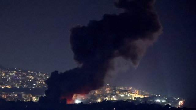 Νεκρός υψηλόβαθμος αξιωματούχος της Χεζμπολάχ σε νέα ισραηλινή αεροπορική επιδρομή στη Βηρυτό