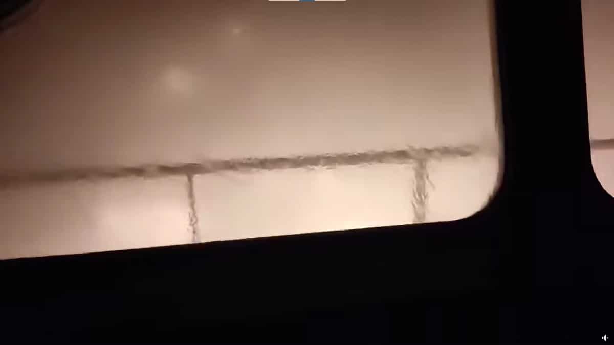 Ανατριχιαστικό βίντεο: Η στιγμή που ο τυφώνας Milton χτυπά ελληνικό πλοίο