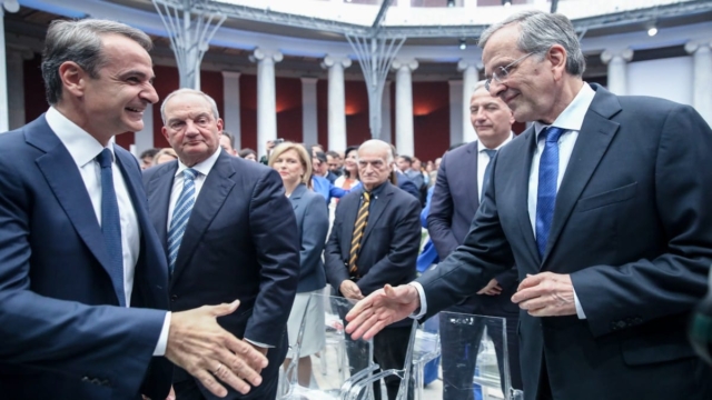 Γιατί τηλεφώνησε ο Κυριάκος Μητσοτάκης σε Κώστα Καραμανλή και Αντώνη Σαμαρά (video)