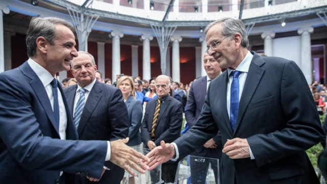 31 χρόνια μετά η ιστορία επαναλαμβάνεται σαν φάρσα: Η ολική ρήξη Μητσοτάκη-Σαμαρά και τα επόμενα επεισόδια του «θρίλερ»