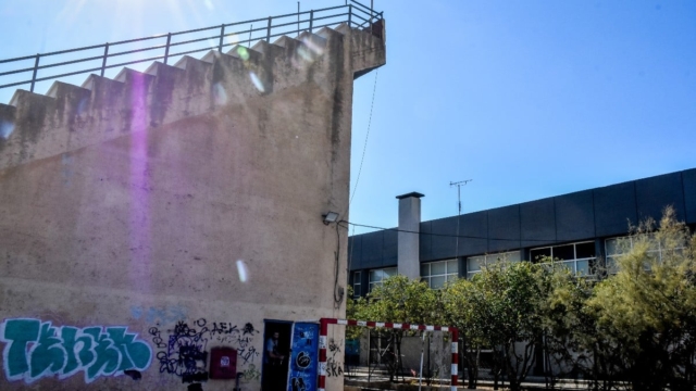 «Πήρε αποβολή, τον έβαλα τιμωρία και αυτός πήγε και πήδηξε…» – Συγκλονίζει ο πατέρας του 14χρονου που σκοτώθηκε στο Ναύπλιο (video)