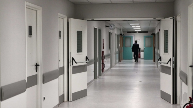Σοκ στα Ιωάννινα: Αυτοπυρπολήθηκε η γυναίκα που βρέθηκε τυλιγμένη στις φλόγες – Νοσηλεύεται με σοβαρά εγκαύματα