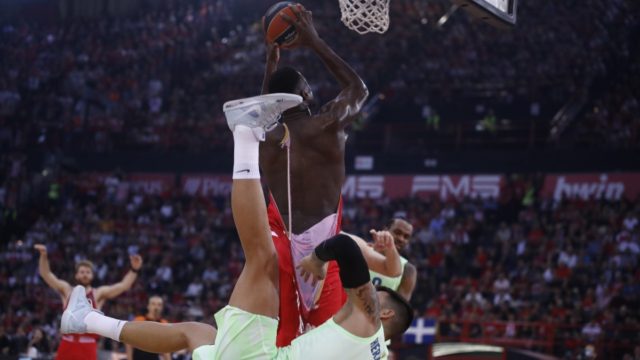 Ολυμπιακός – Μπαρτσελόνα 95-74: Μαγικό τριήμερο για τους «ερυθρόλευκους» – 2/2 σε νίκες και «ένεση» ψυχολογίας