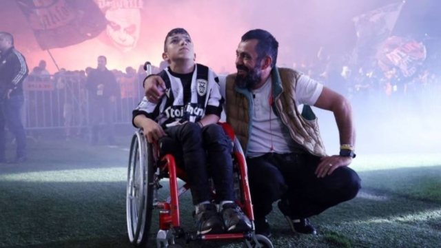 Ο μικρός Γιάννης επέστρεψε στη Θεσσαλονίκη και δεν το βάζει κάτω: «Είμαι έτοιμος να εκτελέσω πέναλτι στην Τούμπα!»