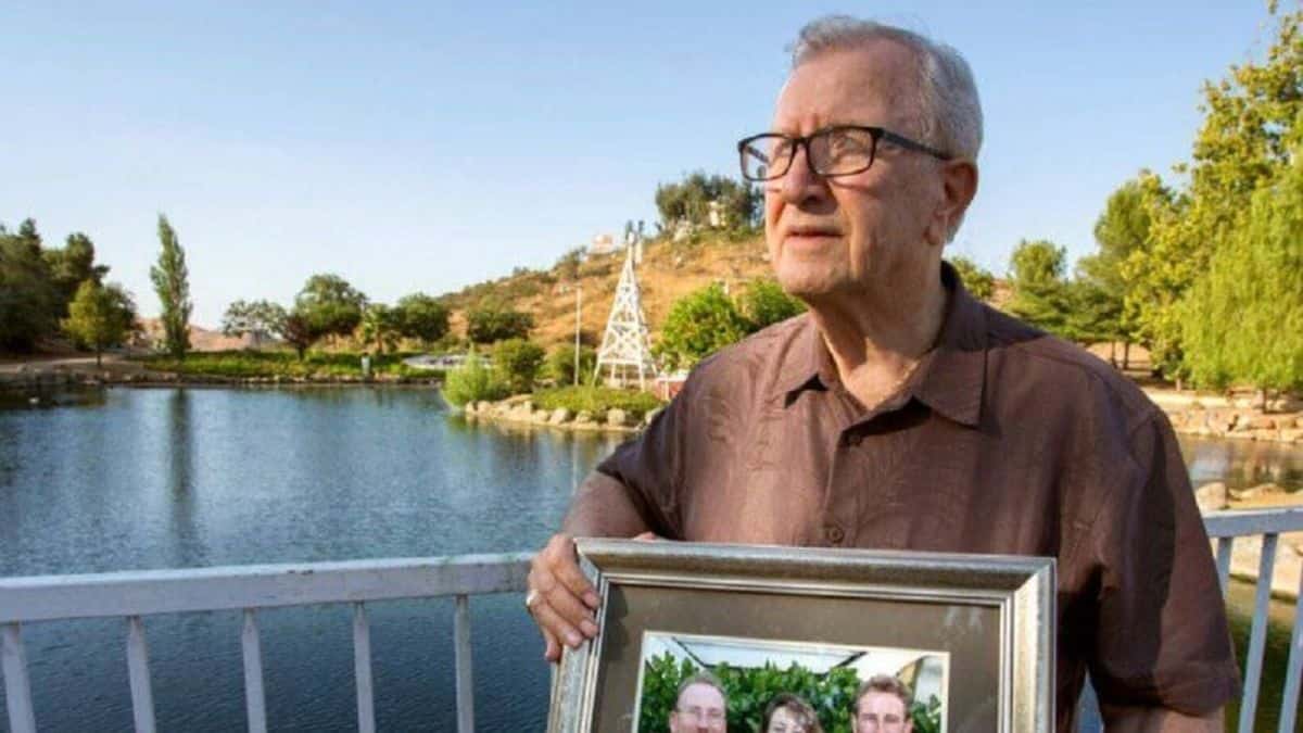 Τον πήρε τηλέφωνο ο γιος του, τον οποίο είχε κηδέψει πριν από 11 μέρες – Αυτό που ακολούθησε προκαλεί σοκ (photo)