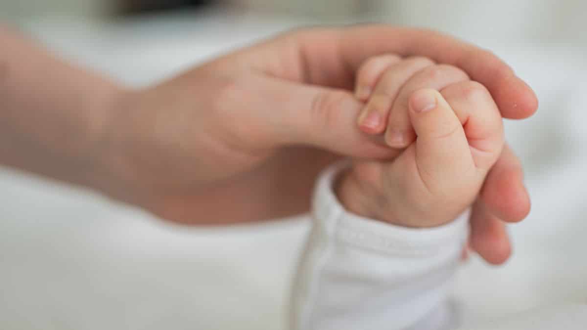 Δεν έχει τέλος το δράμα στην Αμαλιάδα: Και πέμπτος θάνατος βρέφους στα «χέρια» της 24χρονης