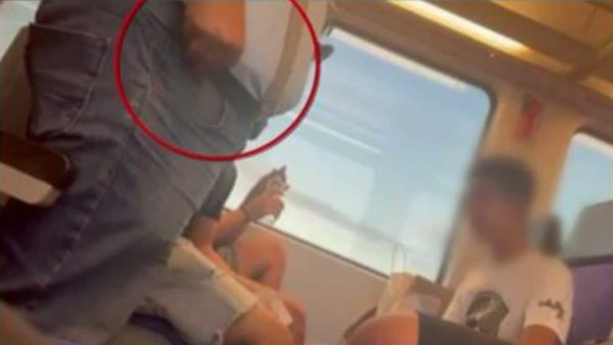 Ελεγκτής στον Προαστιακό «τσέπωνε» χρήματα από τους επιβάτες: Καρέ καρέ η δράση του – Τέθηκε σε διαθεσιμότητα