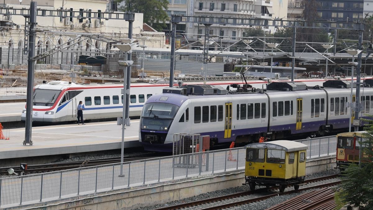 Εξελίξεις μετά τα… παραλίγο Τέμπη μες στην Αθήνα: Εισαγγελική έρευνα για το τρένο του Προαστιακού που κόντεψε να μπει στο Μετρό της Πλακεντίας