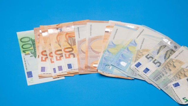 «Για πρώτη φορά το κράτος σταματάει να ζητάει μόνο από τους πολίτες»: Το Δημόσιο επιβάλλει πρόστιμα στο… Δημόσιο
