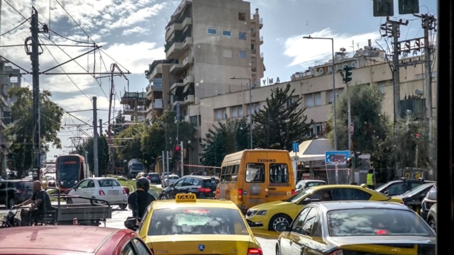 Τσουχτερά πρόστιμα: Μέχρι και 30.000 ευρώ, για τέλη, ΚΤΕΟ και ανασφάλιστα οχήματα – Πως θα τα γλιτώσετε