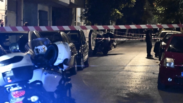 Συναγερμός στη Συγγρού: Μπλόκαραν με τζιπ αναβάτες μηχανής και τους πυροβόλησαν – Δύο τραυματίες