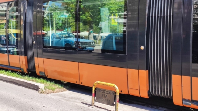 Ξανά τα ίδια: Ανήλικος παρασύρθηκε από συρμό του Τραμ!