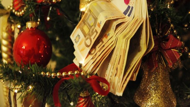 Αυτό είναι το έκτακτο επίδομα που θα δοθεί τα Χριστούγεννα- Ποιους αφορά