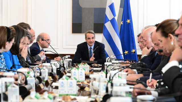 Λατρεύουν να… τσακώνονται: Σε αυτό το υπουργείο γίνονται ομηρικοί καβγάδες του υπουργού με τον υφυπουργό του