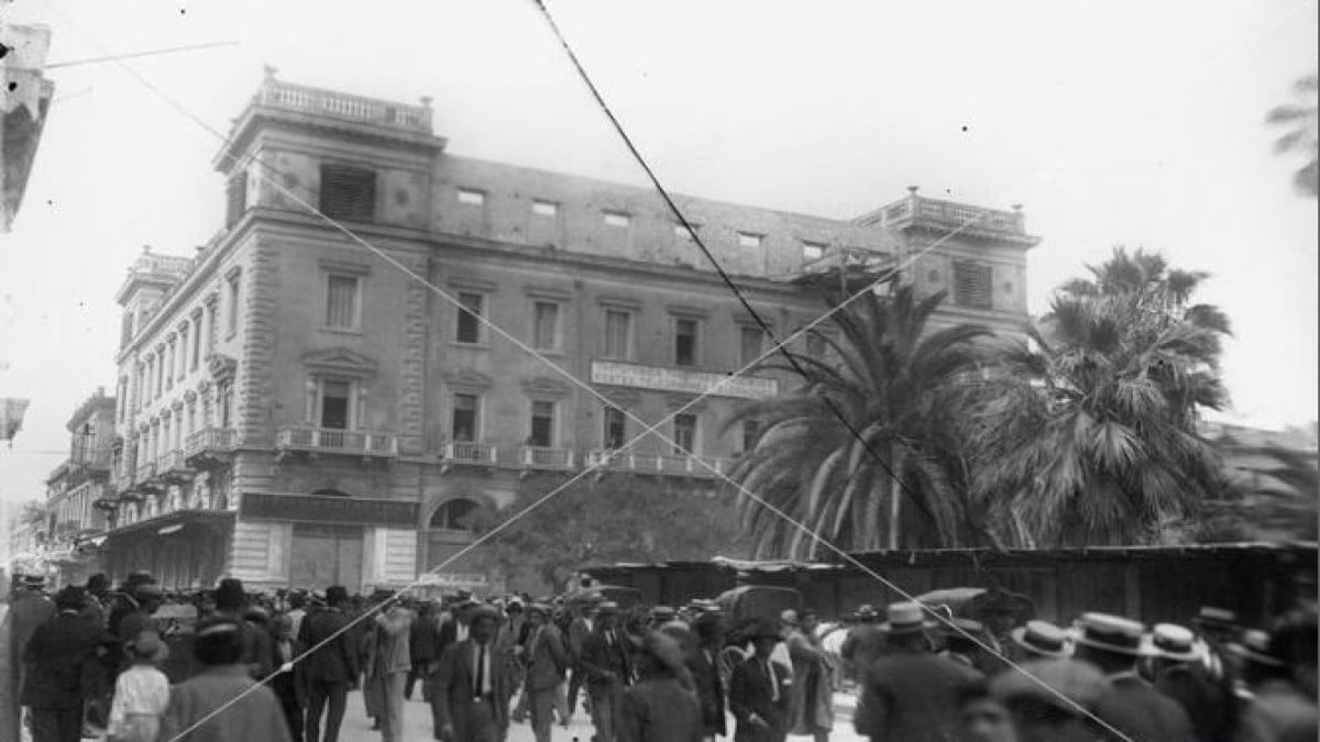 Κουίζ: Αναγνωρίζεις μια από τις πιο γνωστές πλατείες της παλιάς Αθήνας;
