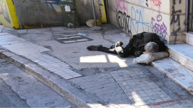 Έλληνες οι πιο φτωχοί της Ευρώπης – Πού έχουν τα σπίτια τους 