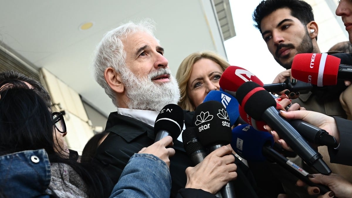 Πέτρος Φιλιππίδης: Διεκόπη η δίκη – Η νέα ημερομηνία και το… χαμογελάκι