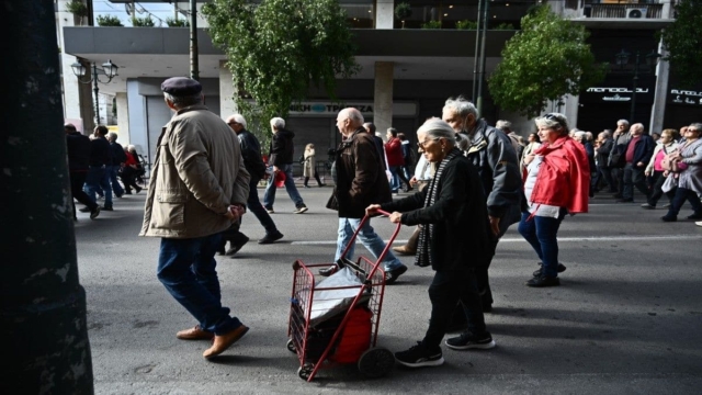 Αύριο κατατίθενται τα αναδρομικά στους συνταξιούχους – Ποιοι πάνε ταμείο