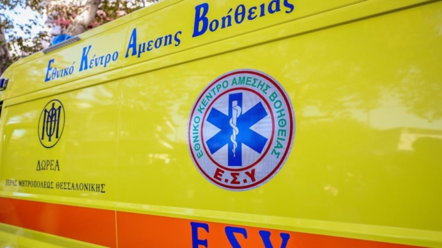 Τραγικό τροχαίο στο κέντρο της Αθήνας: Σκότωσε τον πεζό, χτύπησε το αμάξι σε δέντρο κι έφυγε!