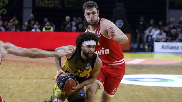 ΑΕΚ – Ολυμπιακός 77-96: Οι Πειραιώτες πάτησαν το γκάζι στην τέταρτη περίοδο!