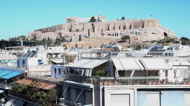 Airbnb: Αυτές είναι όλες οι αλλαγές που έρχονται το 2025 – Η κρίσιμη προθεσμία για περιοχές της Αθήνας