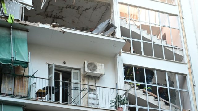 Έκρηξη στους Αμπελόκηπους: Το βράδυ της ίδιας ημέρας θα τοποθετούσαν τη βόμβα – Αναζητούν τον στόχο της επίθεσης