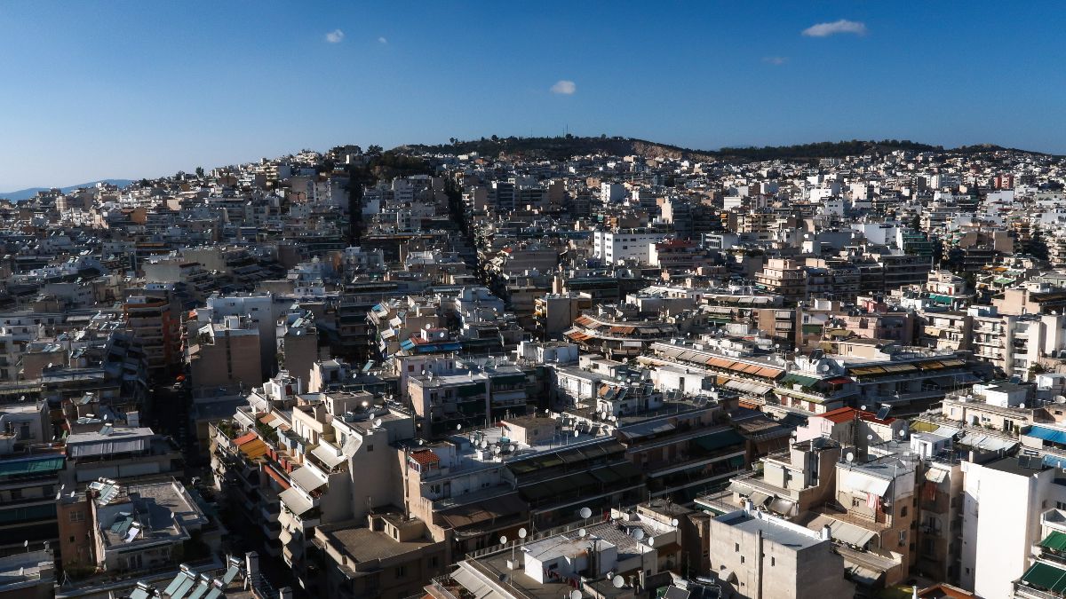 Οι αριθμοί «μιλάνε»: Πόσο έχουν αυξηθεί τα ενοίκια και πόσο οι μισθοί – Πόσο κοστίζει ένα διαμέρισμα στο κέντρο της Αθήνας;